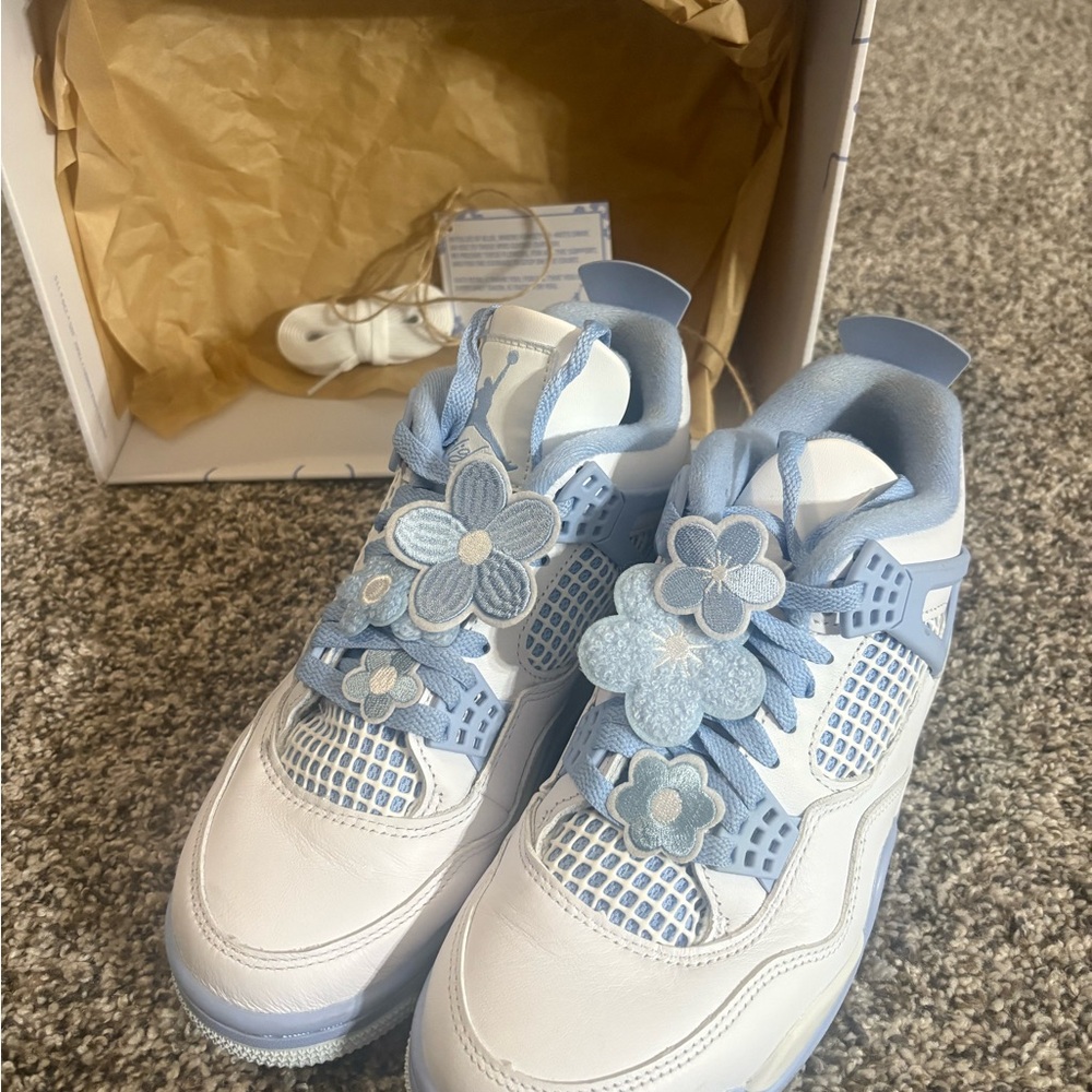 Jordan 4 Forget Me Not 7.5 women’s, like new